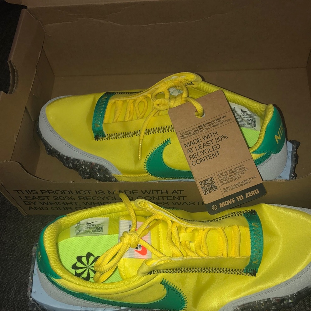 Brand new Nike move to zero